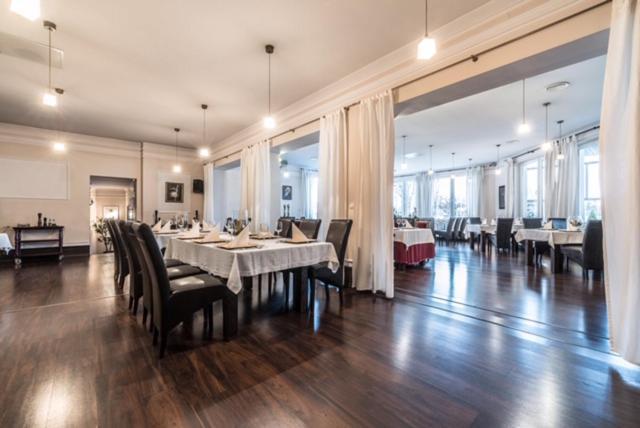 Wzgorze Toskanii Conferences & Restaurant Frühstückspension Przeźmierowo